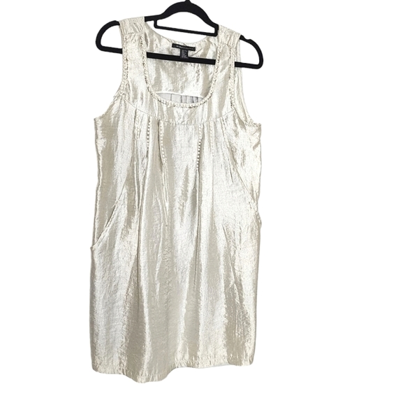 BCBGMaxAzria Dresses & Skirts - BCBGMAXAZRIA silk dress mini smock champagne silver size 10